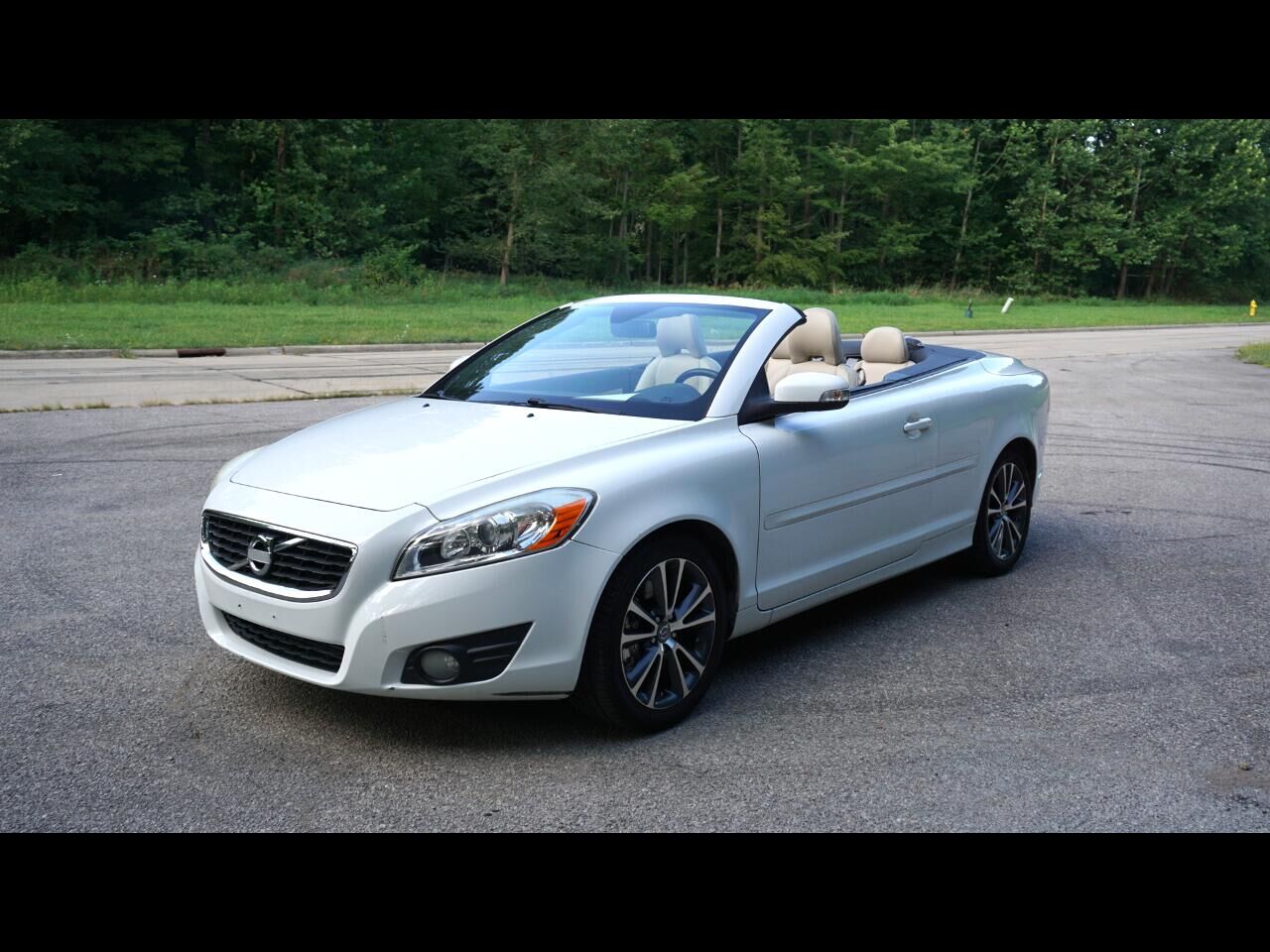 2011 VOLVO C70