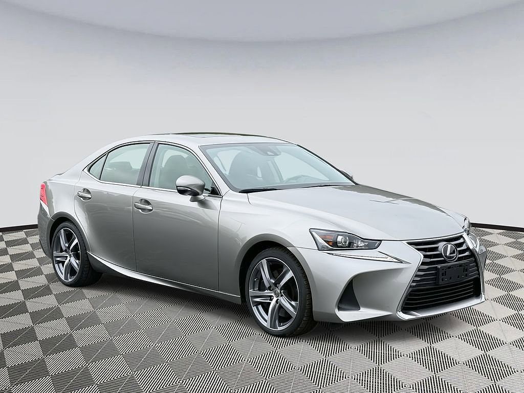 Lexus IS