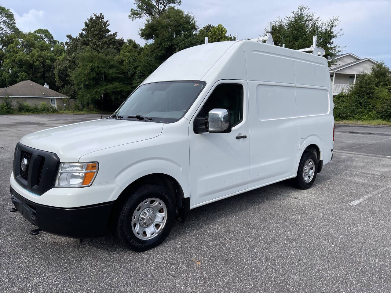 Nissan NV