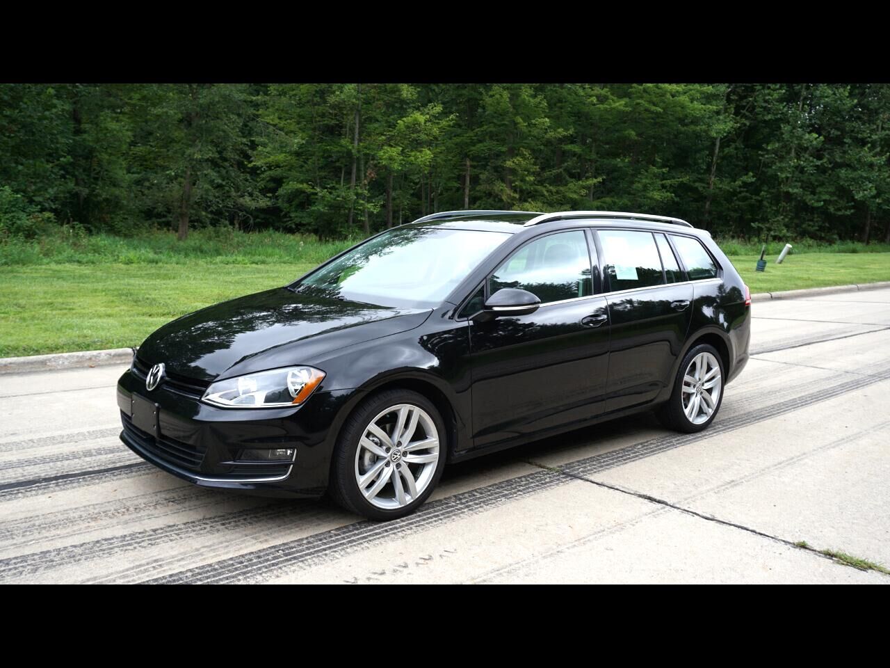 2017 VOLKSWAGEN Golf SportWagen