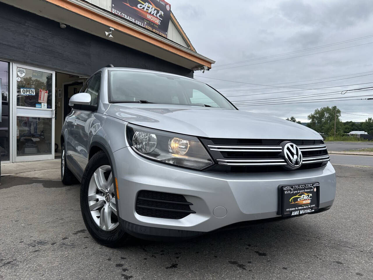 2017 VOLKSWAGEN Tiguan