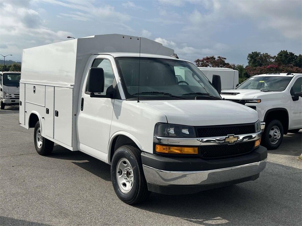 2025 CHEVROLET Express