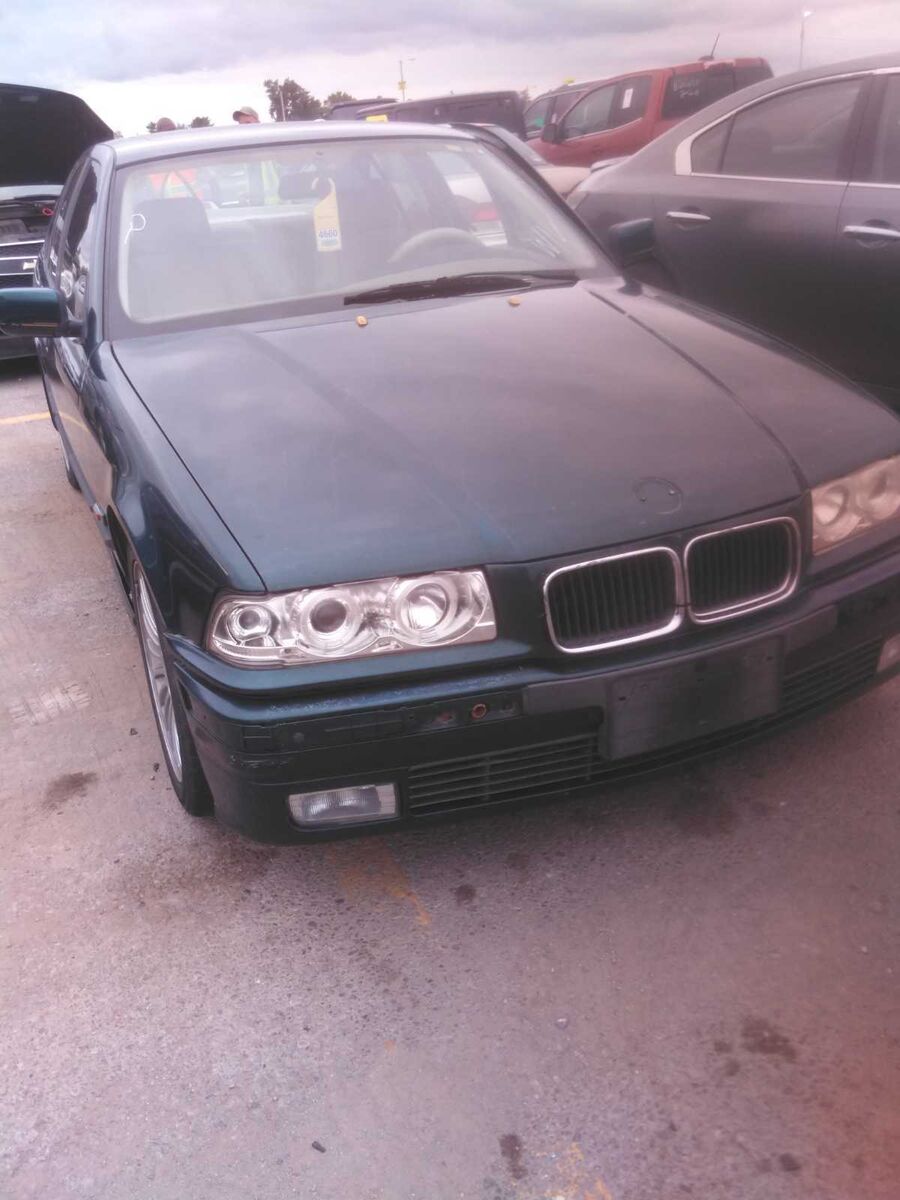 BMW 328i