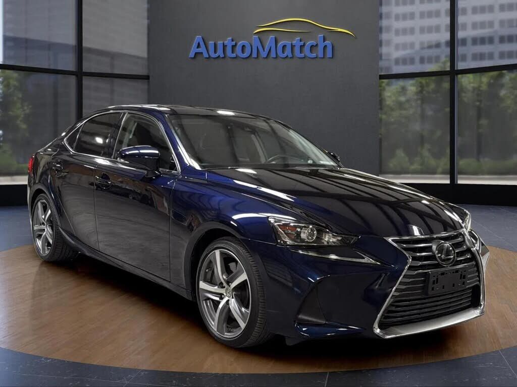 2019 LEXUS IS