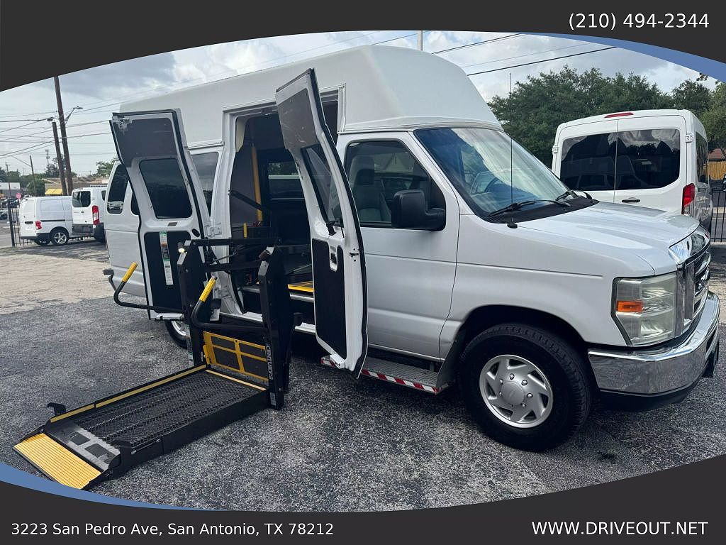2013 FORD E-350