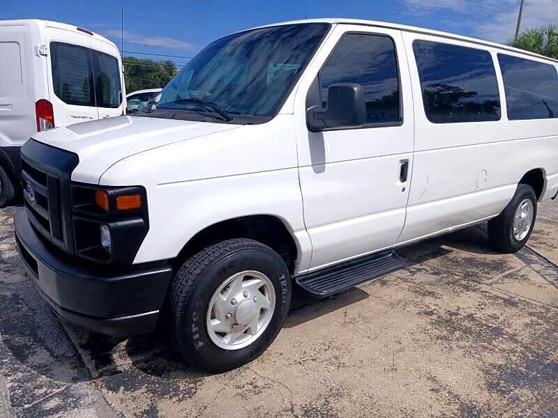 2011 FORD E-350