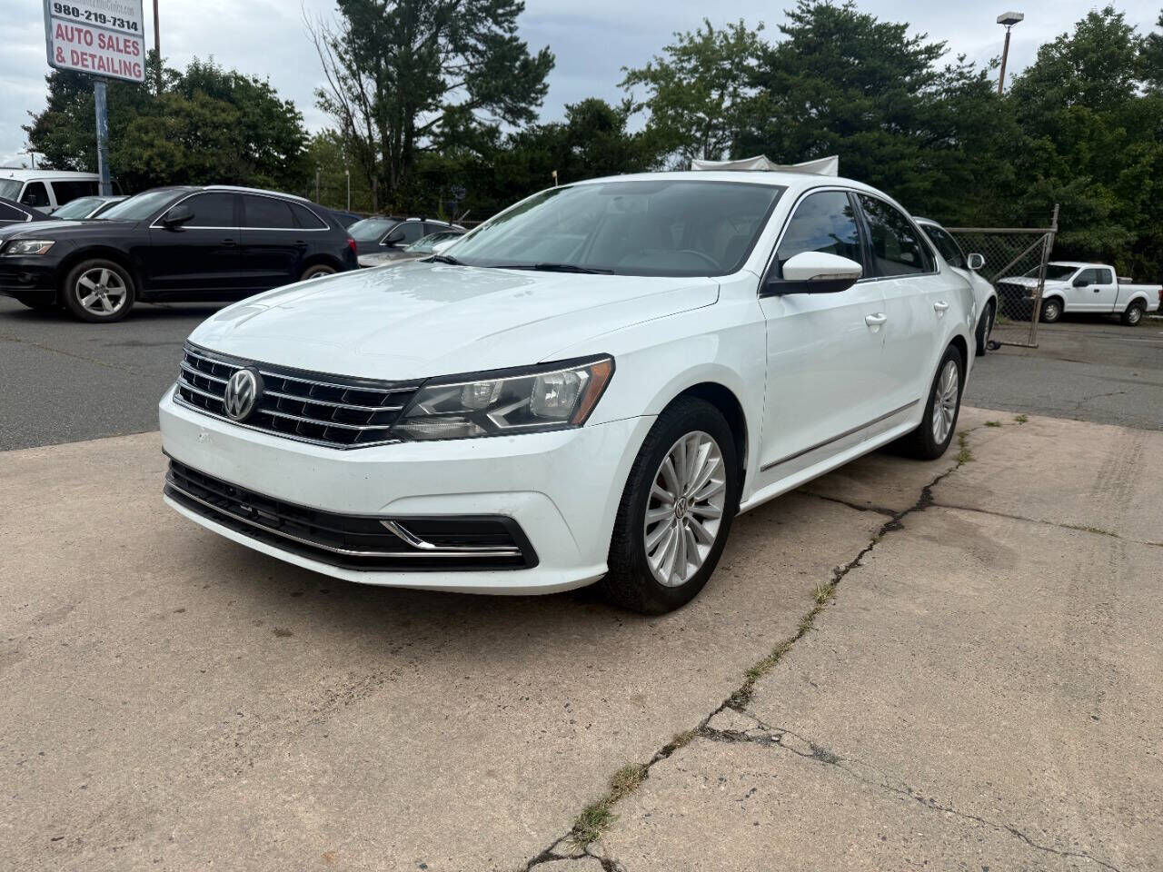2017 VOLKSWAGEN Passat