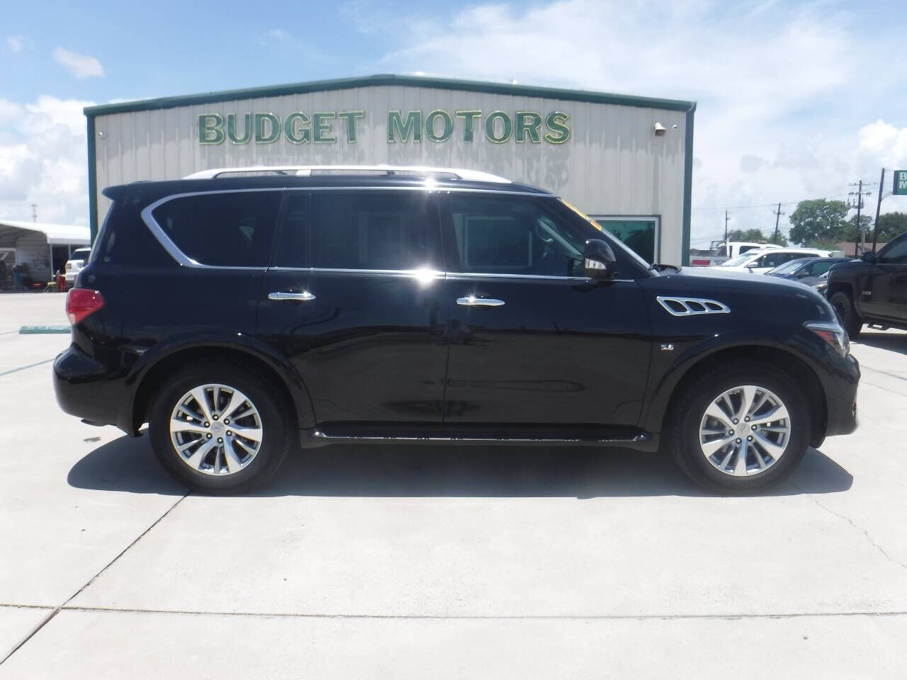 2017 INFINITI QX80