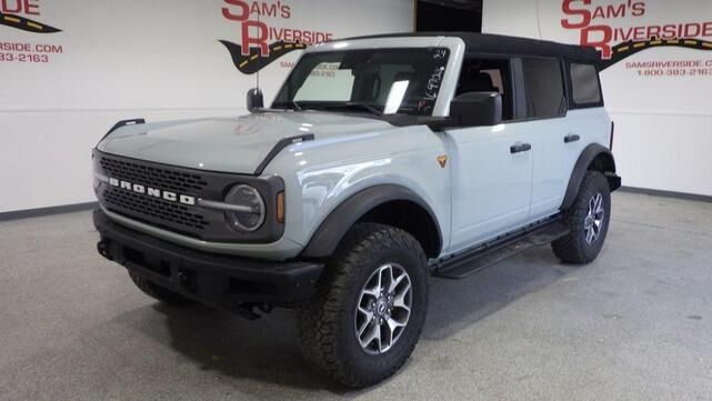 2024 FORD Bronco
