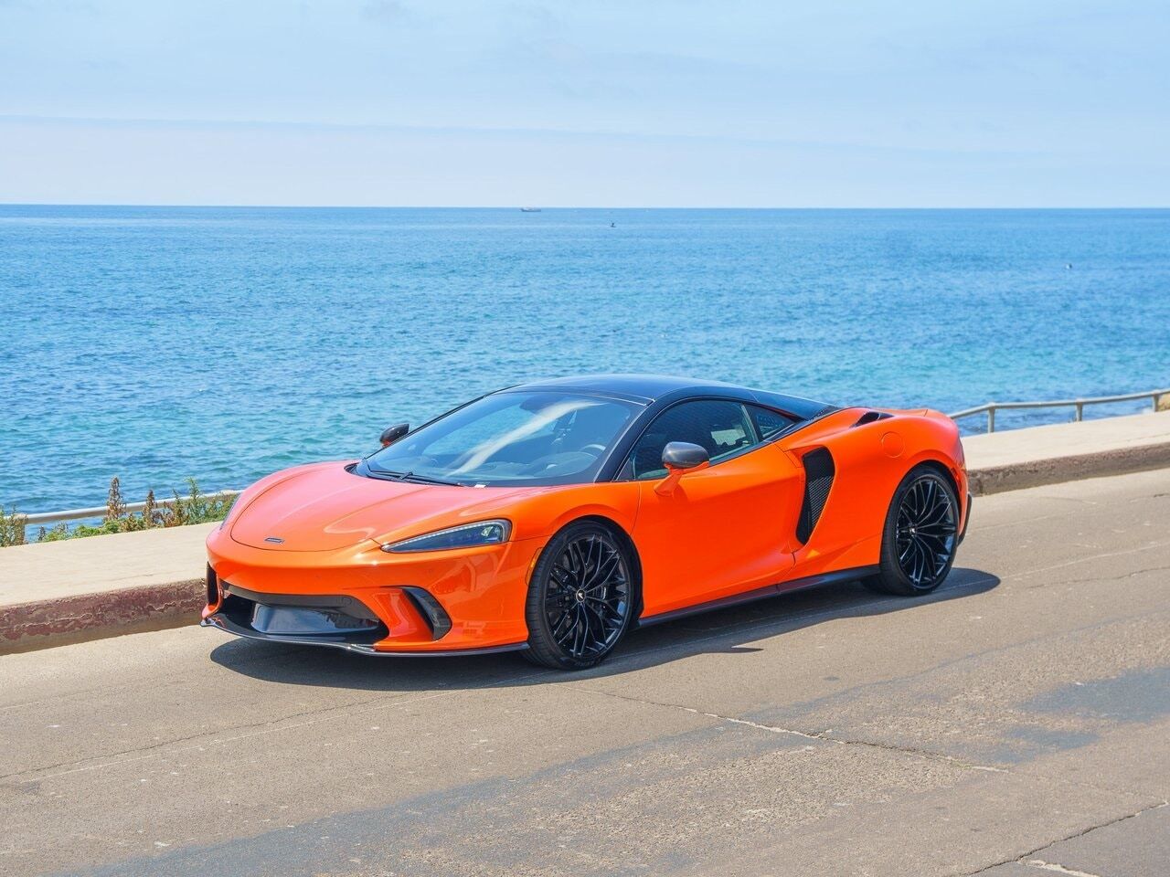 2025 MCLAREN GTS
