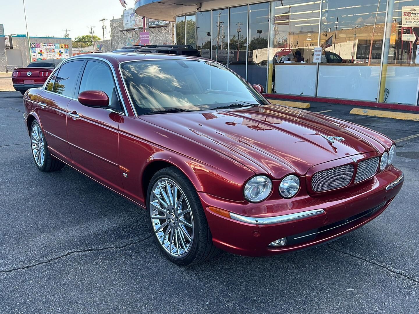 Jaguar XJR