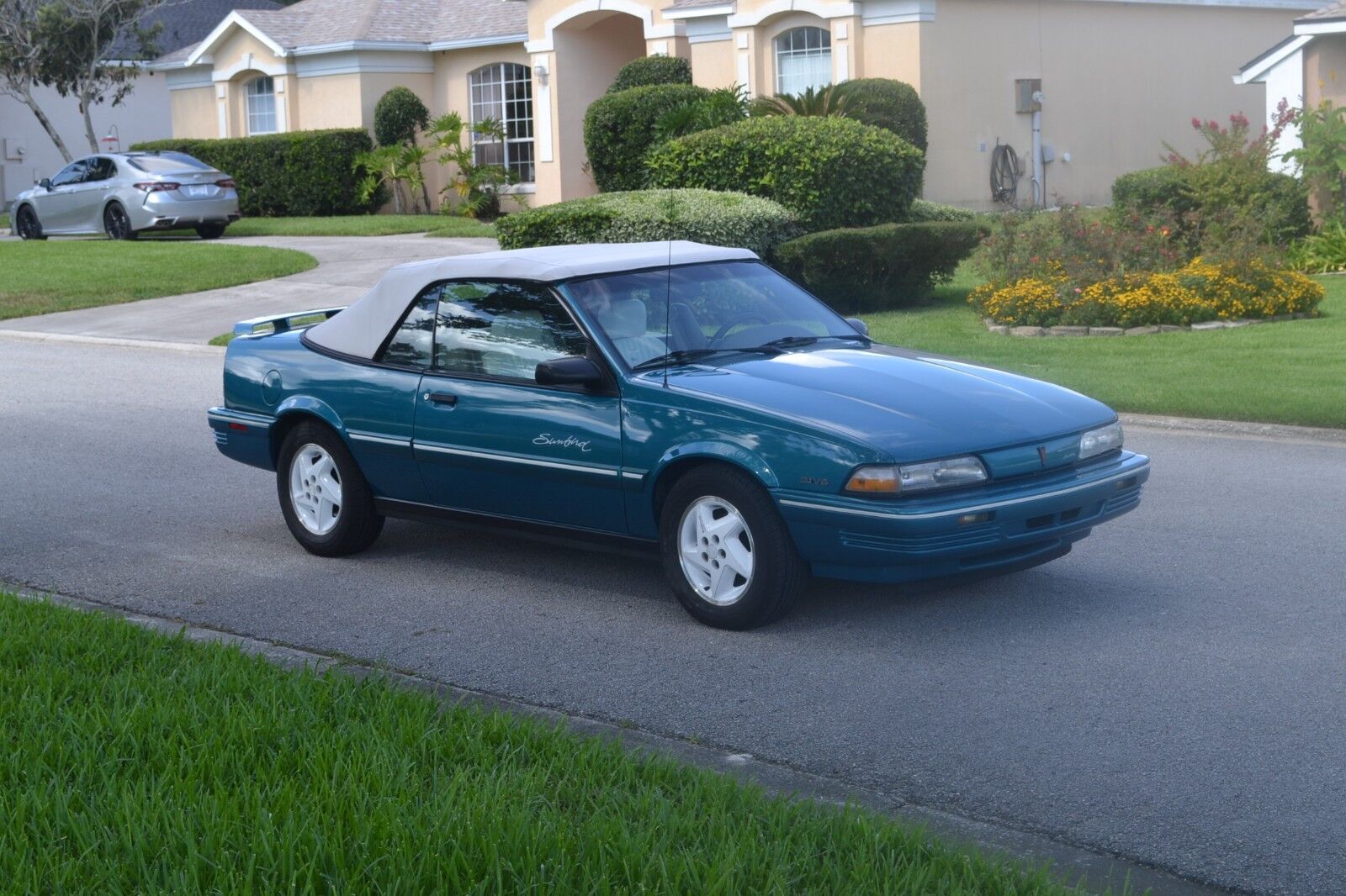Pontiac Sunbird