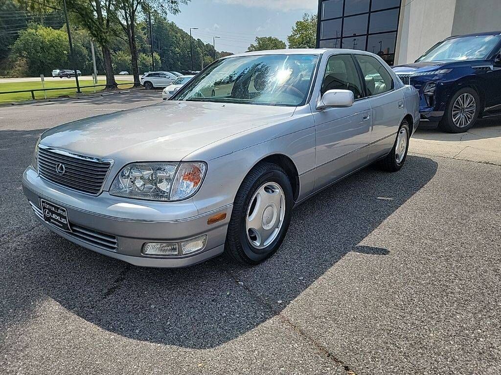 Lexus LS