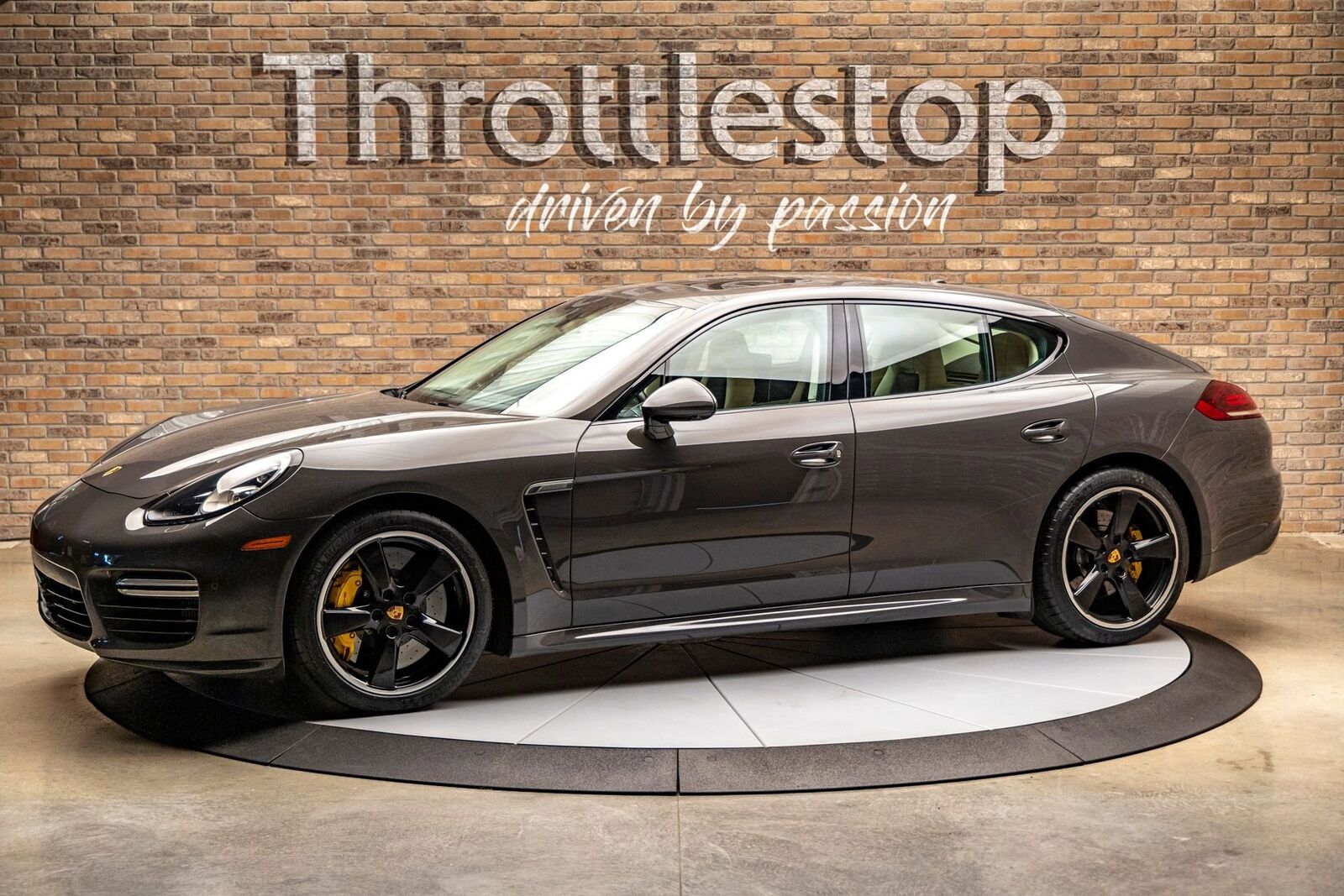 2016 PORSCHE Panamera