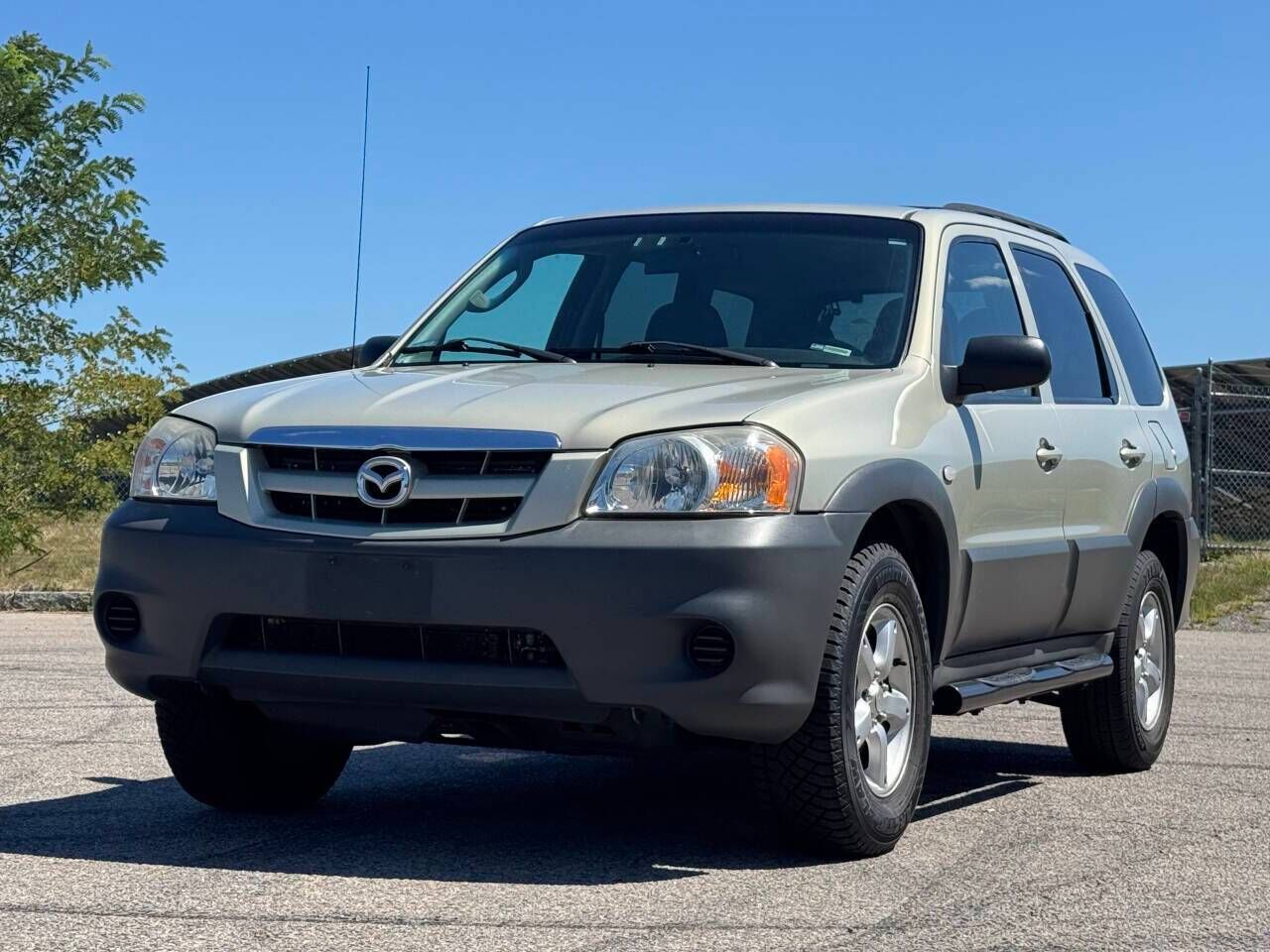 Mazda Tribute