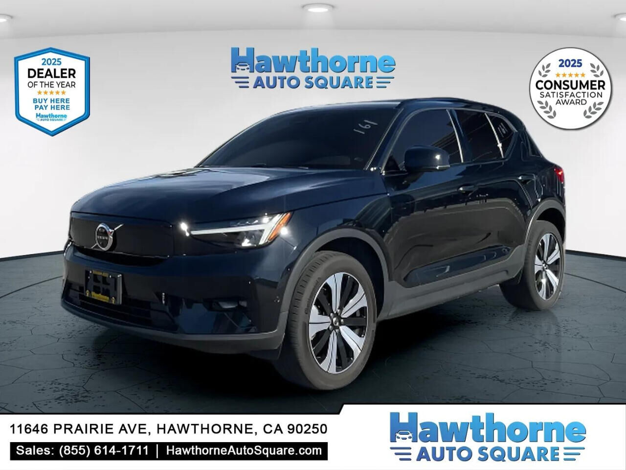 2023 VOLVO XC40