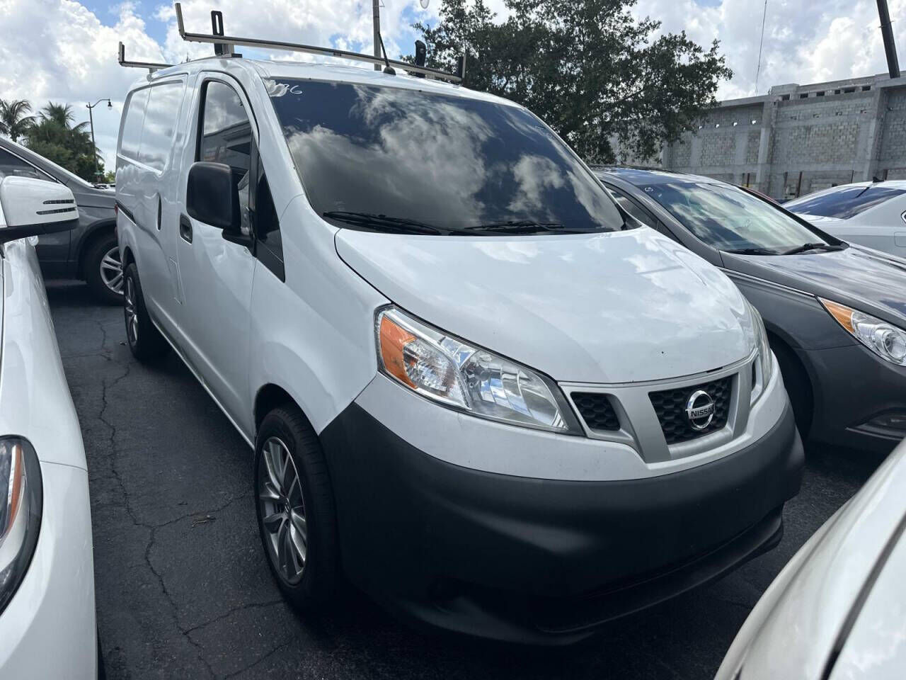 2014 NISSAN NV200