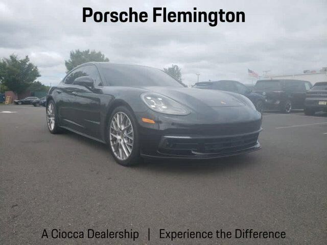 2018 PORSCHE Panamera