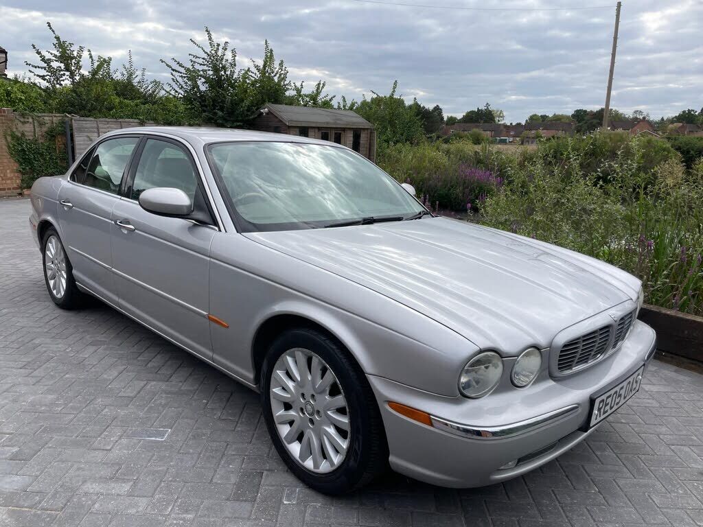 Jaguar XJ
