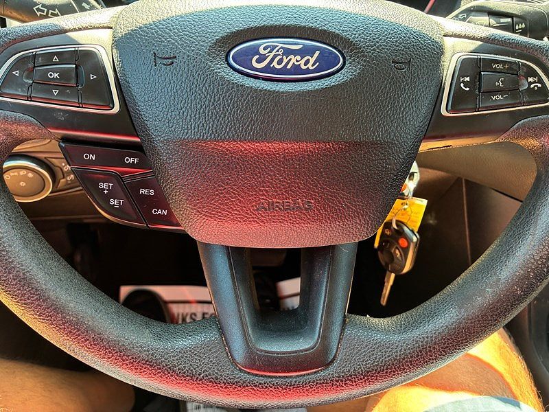2017 FORD Focus