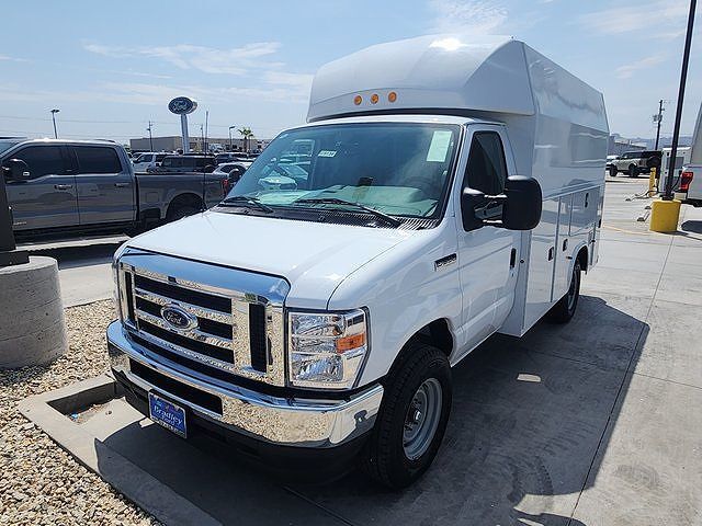 2025 FORD E-350