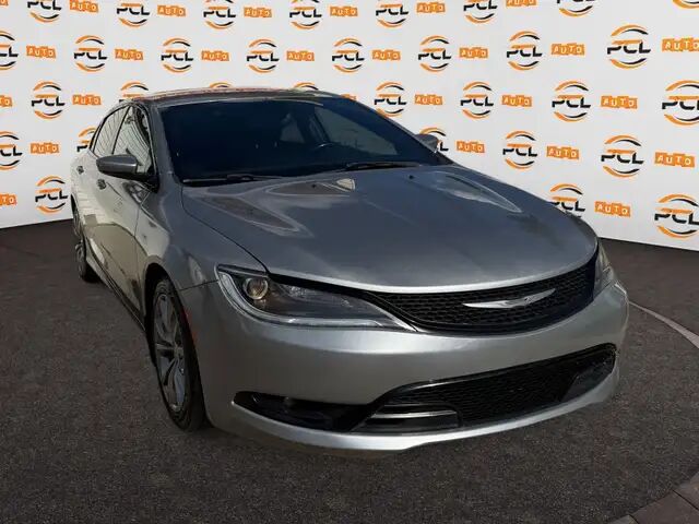 Chrysler 200