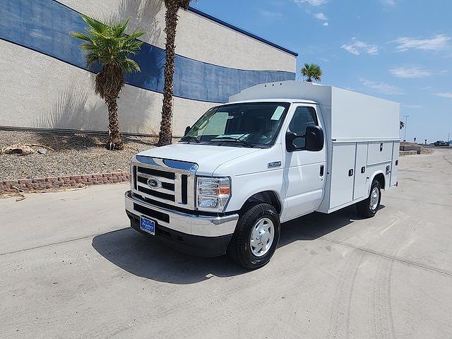 2025 FORD E-350