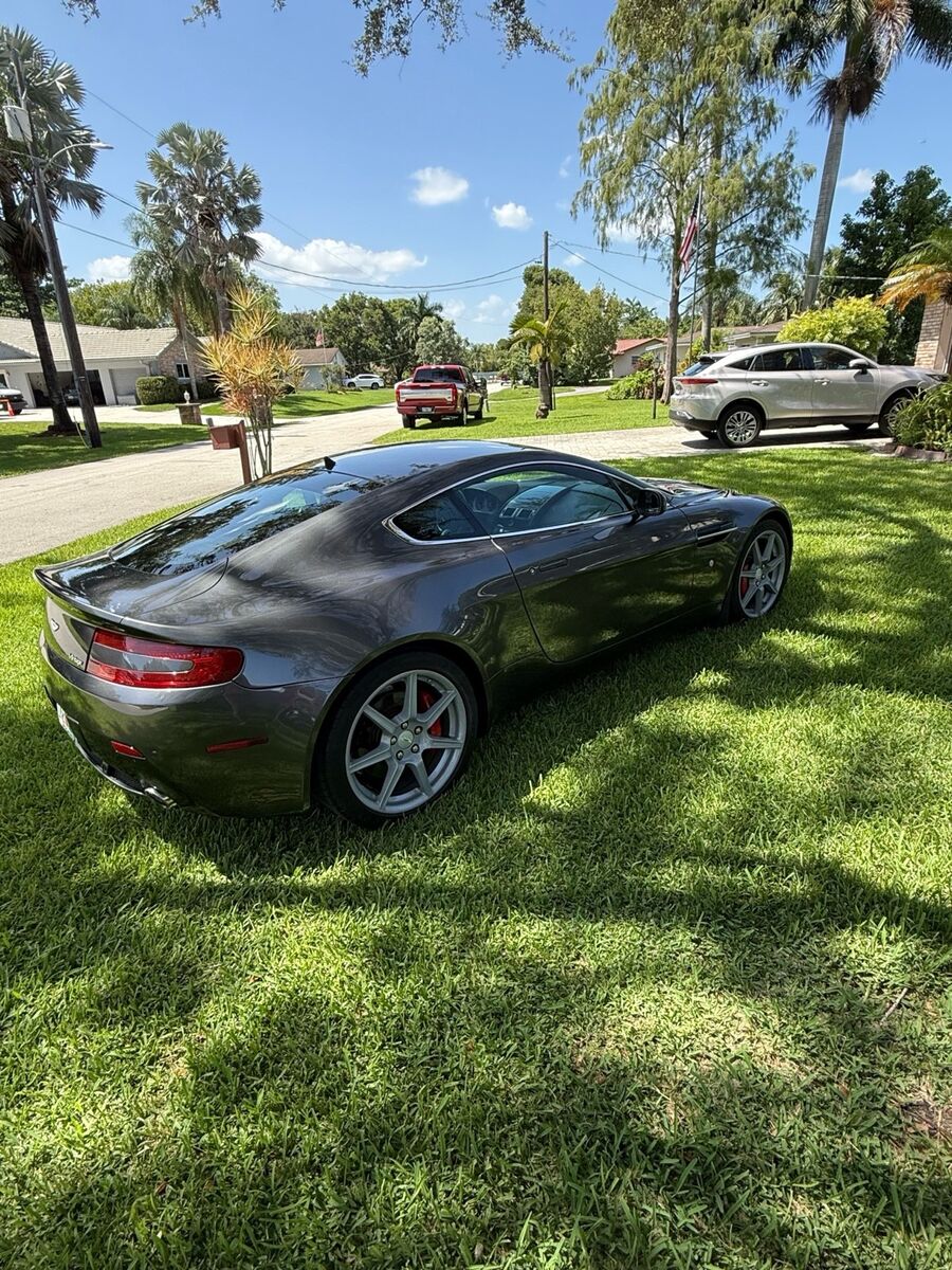 Aston Martin V8 Vantage