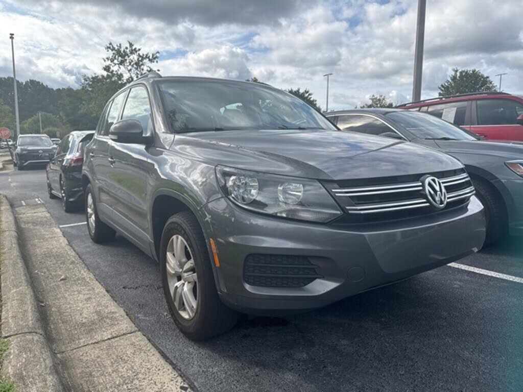 2017 VOLKSWAGEN Tiguan