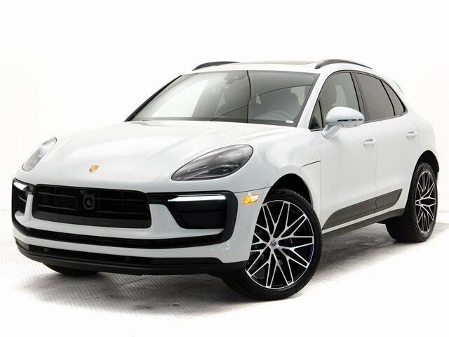 2025 PORSCHE Macan
