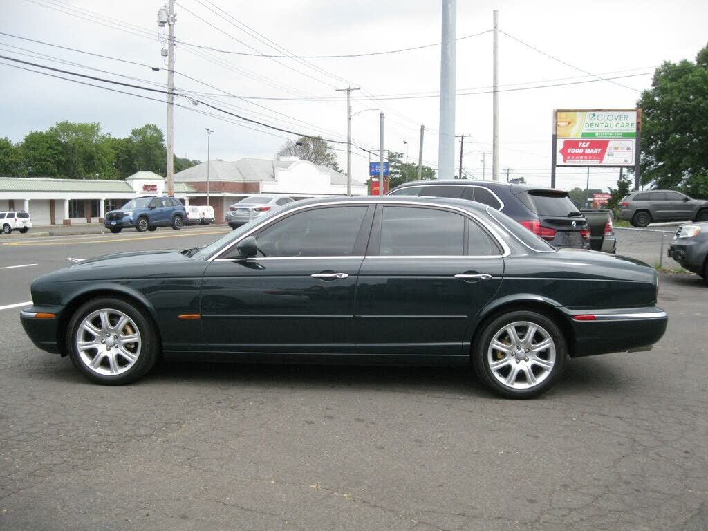 Jaguar XJ