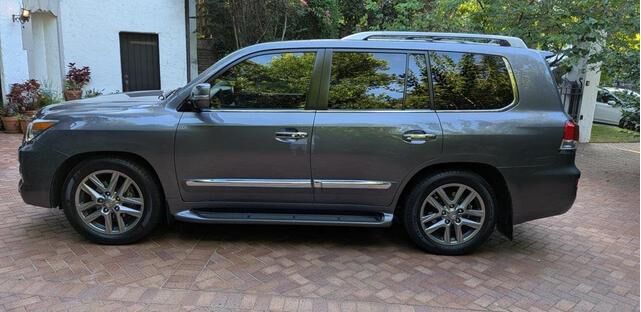 Lexus LX