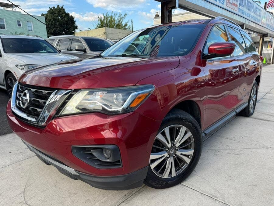 2017 NISSAN Pathfinder