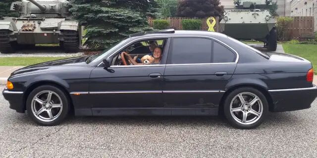 BMW 740i