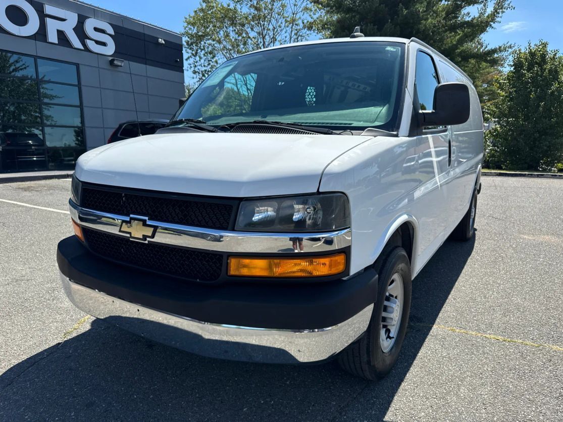 2020 CHEVROLET Express