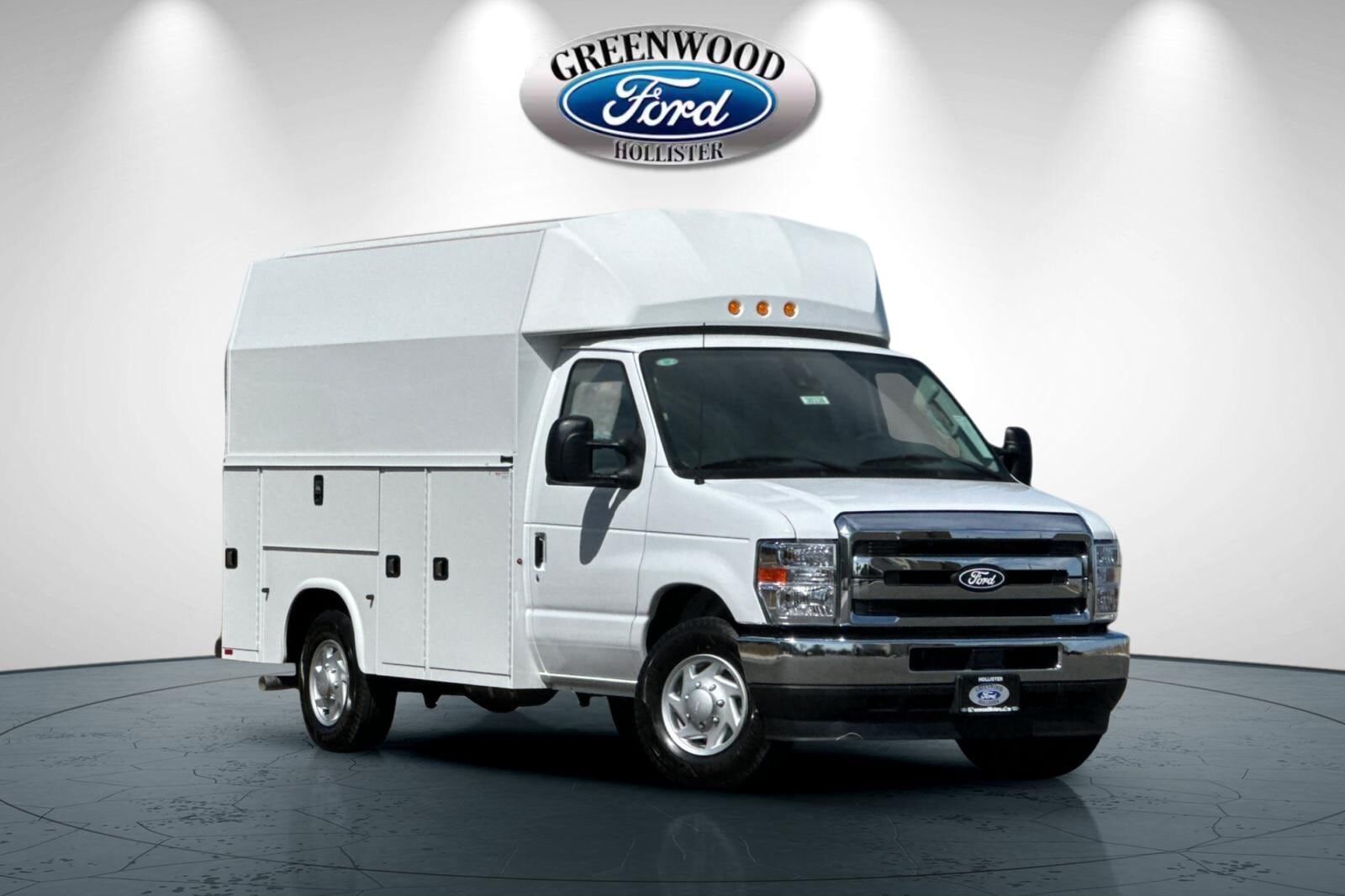 2026 FORD E-350