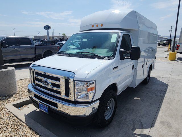 2025 FORD E-350