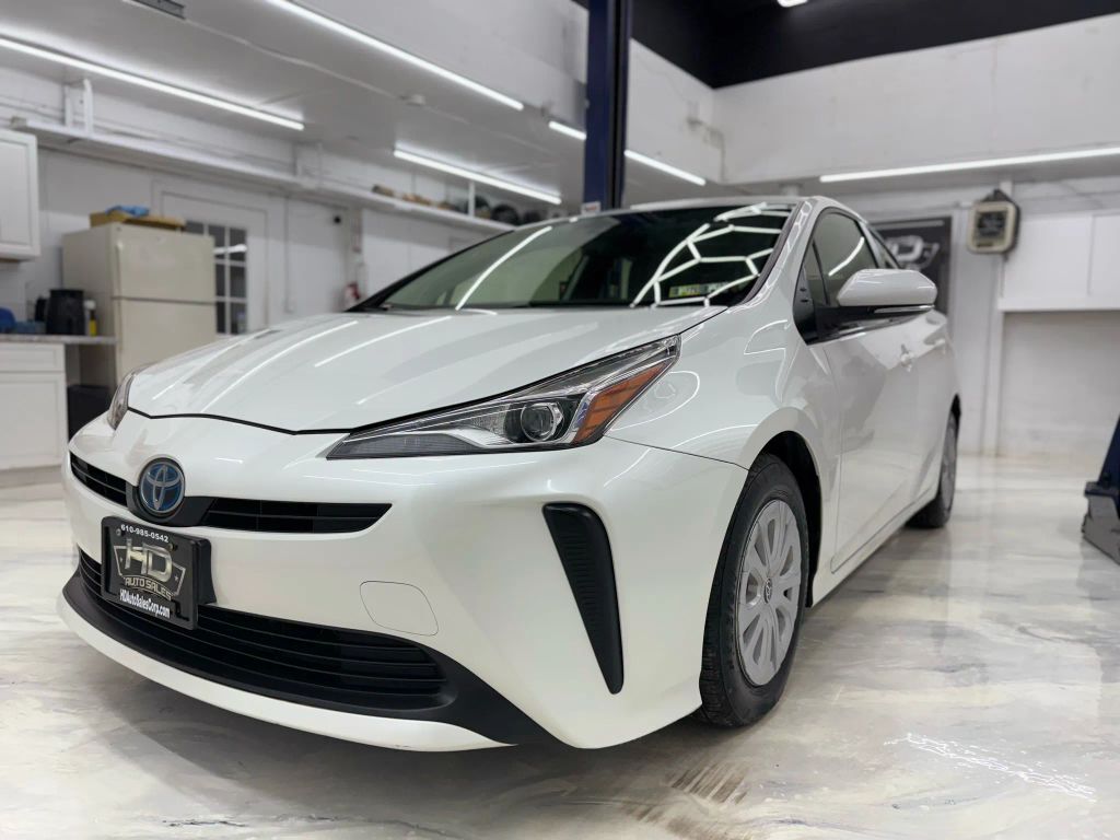 2019 TOYOTA PRIUS