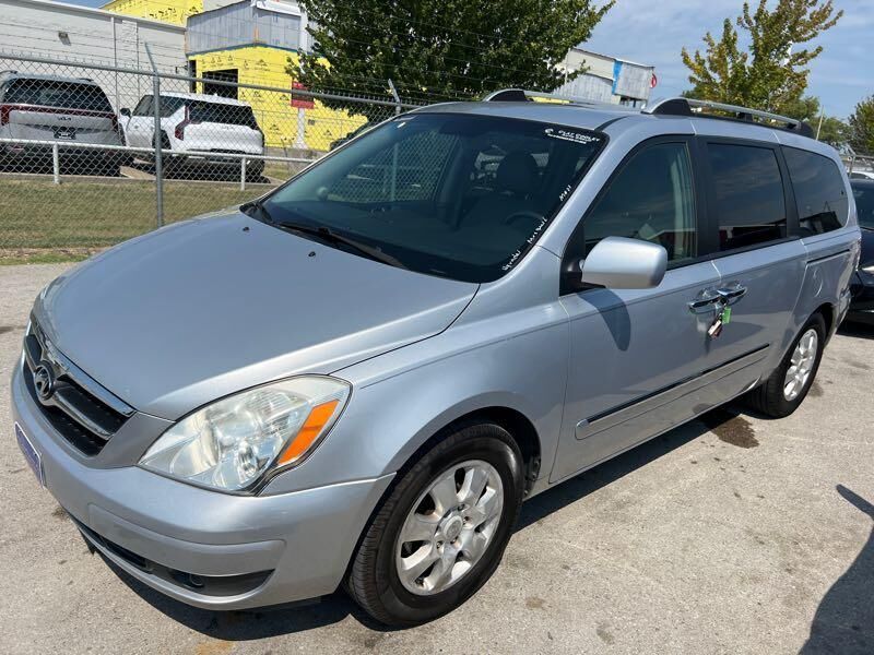 Hyundai Entourage