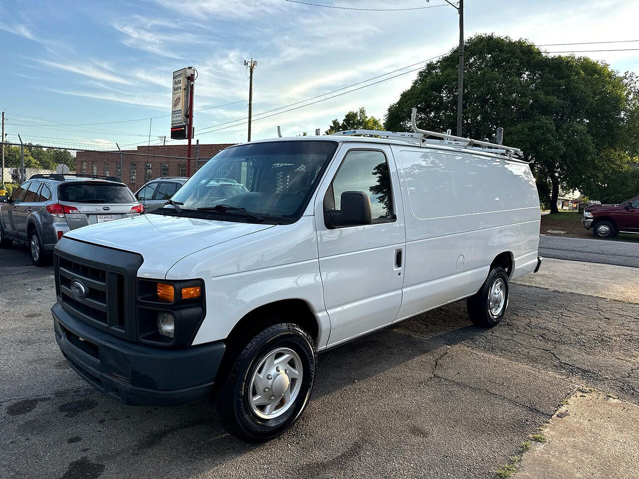 2013 FORD E-350