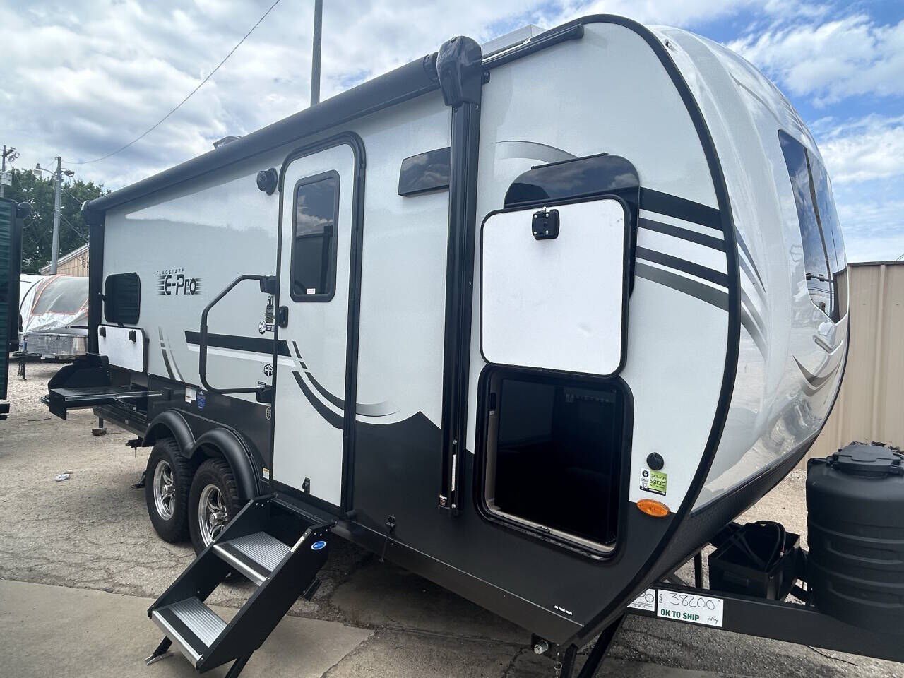 2025 FOREST RIVER Flagstaff Light Weight Trailers