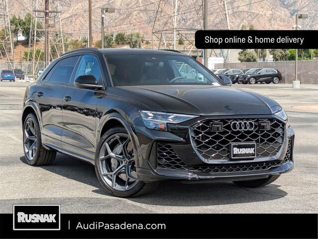 2025 AUDI RS Q8
