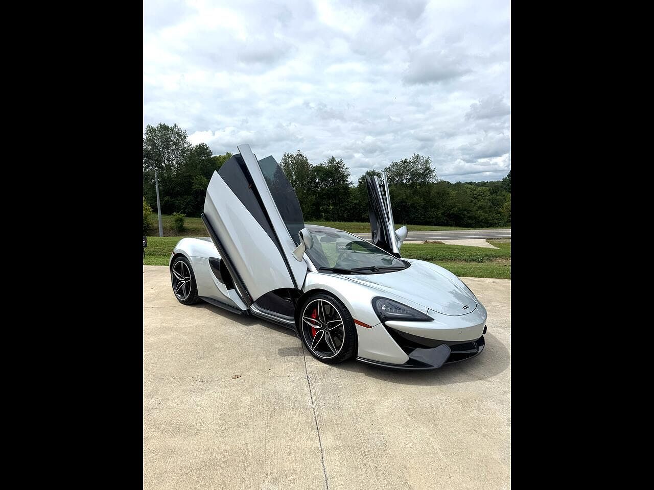 2017 MCLAREN 570S