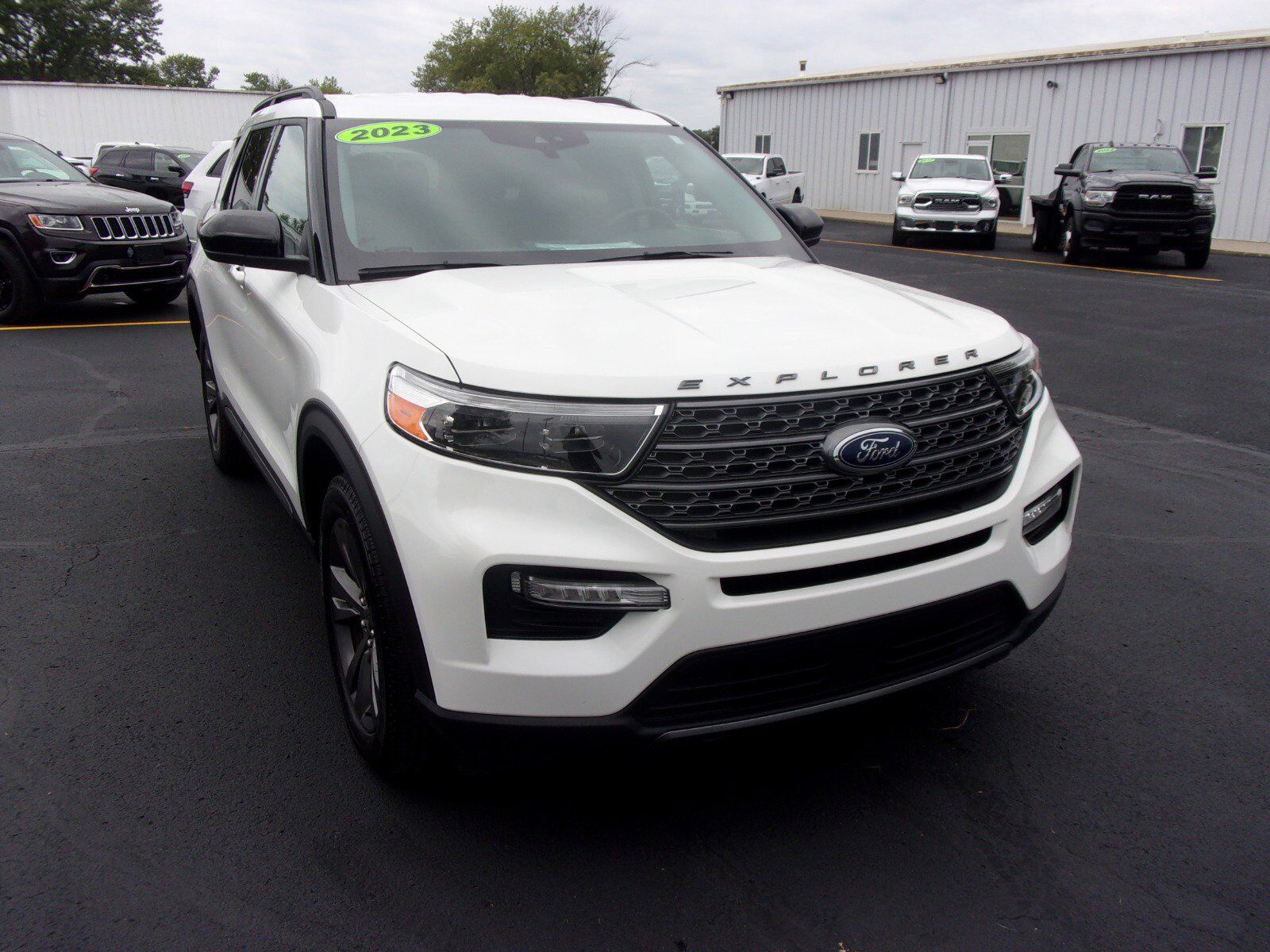 2023 FORD Explorer
