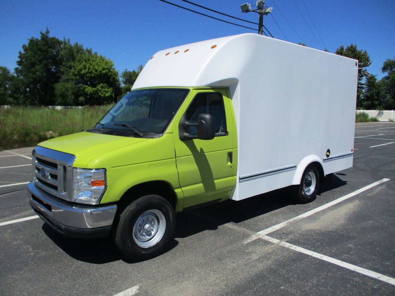 2013 FORD E-350