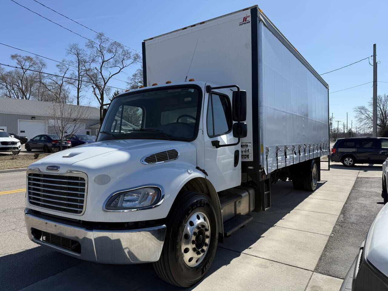 2013 FREIGHTLINER M2