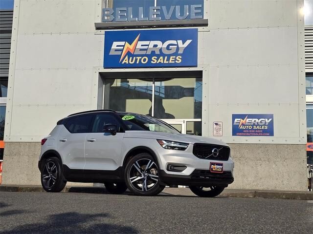 2021 VOLVO XC40