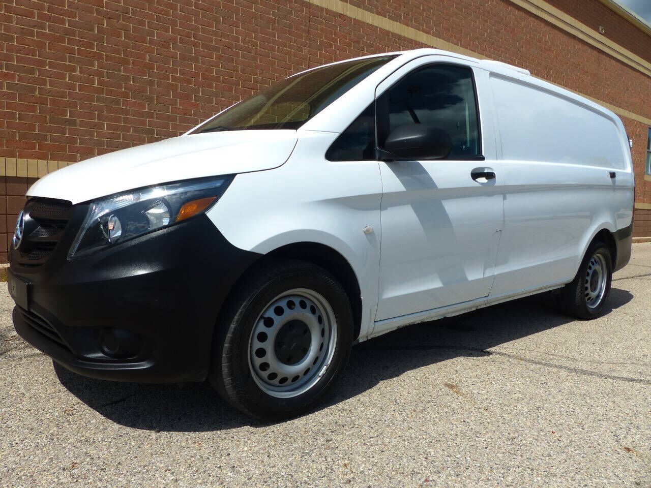 2022 MERCEDES-BENZ METRIS