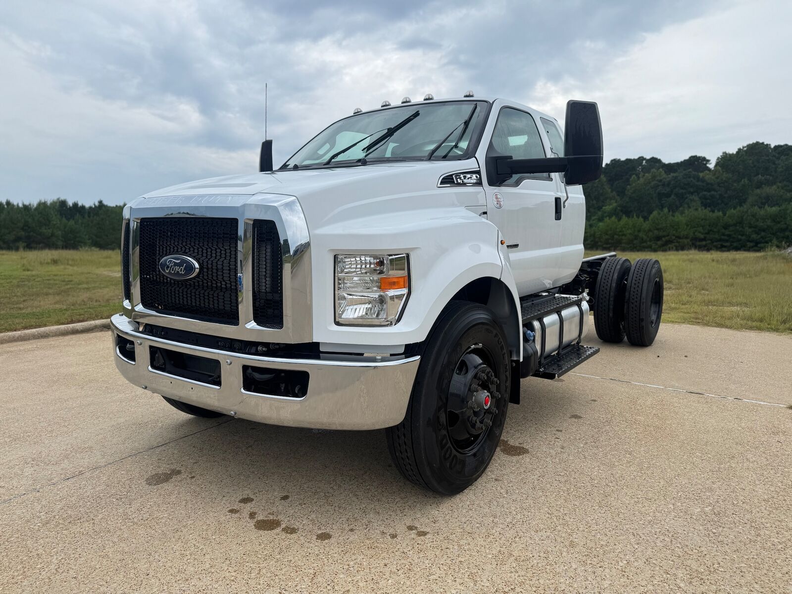 2024 FORD F-750