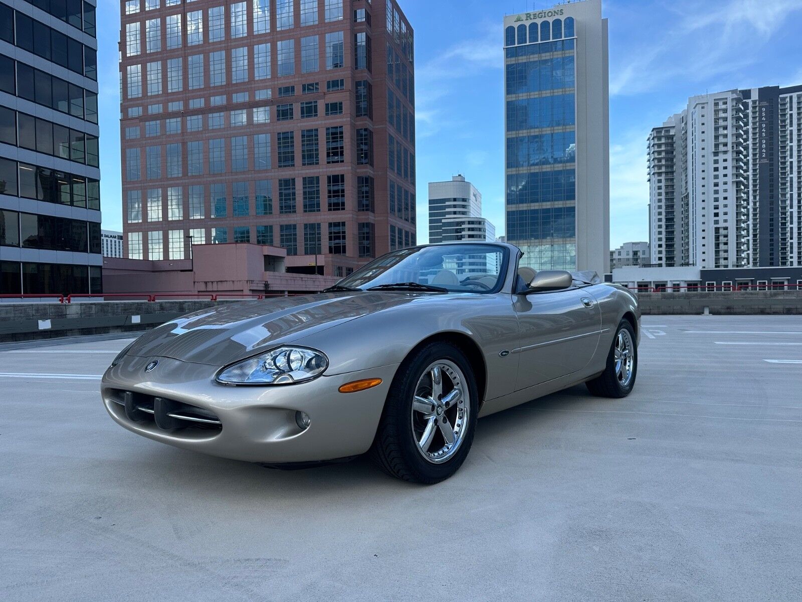 Jaguar XK8
